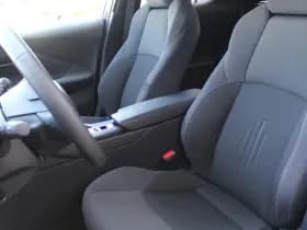 Toyota C-HR 1.8 Hybrid 140 First Edition Bi-tone thumbnail 9