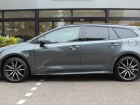 Toyota Corolla Touring Sports 1.8 Hybrid GR-Sport Bi-Tone thumbnail 5