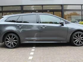 Toyota Corolla Touring Sports 1.8 Hybrid GR-Sport Bi-Tone thumbnail 7