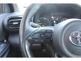 Toyota Yaris 1.5 Hybrid Dynamic thumbnail 11