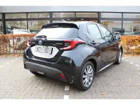 Toyota Yaris 1.5 Hybrid Dynamic thumbnail 13
