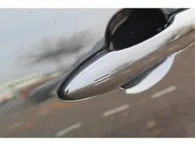 Toyota Yaris 1.5 Hybrid Dynamic thumbnail 24