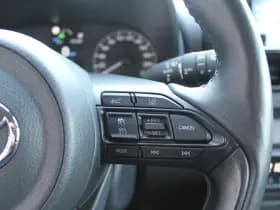 Toyota Yaris 1.5 Hybrid Dynamic thumbnail 12