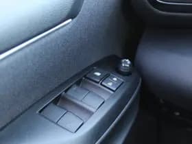 Toyota Yaris 1.5 Hybrid Dynamic thumbnail 17