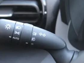 Toyota Yaris 1.5 Hybrid Dynamic thumbnail 19