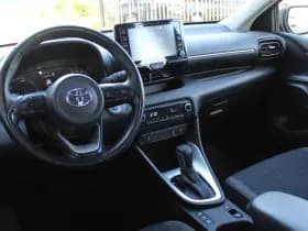 Toyota Yaris 1.5 Hybrid Dynamic thumbnail 3