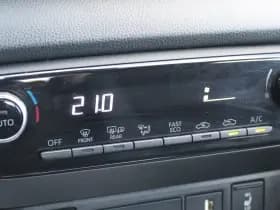 Toyota Yaris 1.5 Hybrid Dynamic thumbnail 7