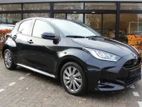 Toyota Yaris 1.5 Hybrid Dynamic thumbnail 9