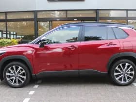 Toyota Corolla Cross Hybrid 200 Executive Bi-Tone thumbnail 2