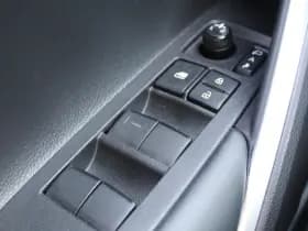 Toyota Corolla Cross Hybrid 200 Executive Bi-Tone thumbnail 24