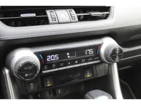 Toyota RAV4 thumbnail 17