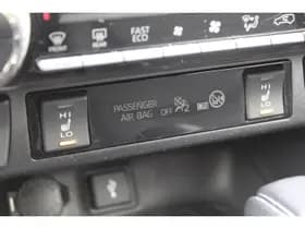 Toyota RAV4 thumbnail 4