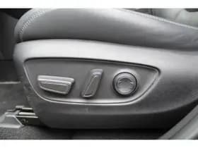 Toyota RAV4 thumbnail 6