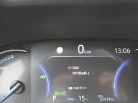 Toyota RAV4 2.5 Hybrid Style thumbnail 24