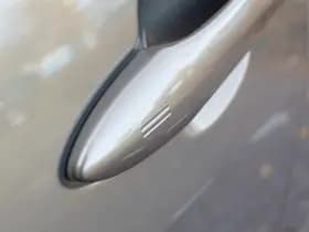 Toyota Yaris 1.5 Hybrid 115 First Edition Comfort Pack thumbnail 13