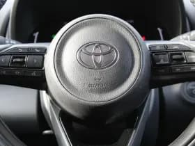Toyota Yaris 1.5 Hybrid 115 First Edition Comfort Pack thumbnail 17