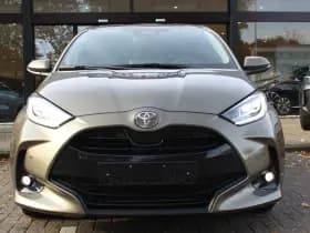 Toyota Yaris 1.5 Hybrid 115 First Edition Comfort Pack thumbnail 3