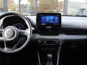 Toyota Yaris 1.5 Hybrid 115 First Edition Comfort Pack thumbnail 4