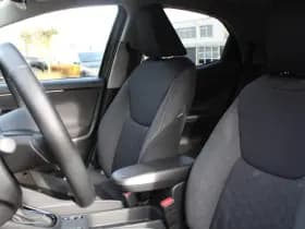 Toyota Yaris 1.5 Hybrid 115 First Edition Comfort Pack thumbnail 8