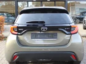 Toyota Yaris 1.5 Hybrid 115 First Edition Comfort Pack thumbnail 9