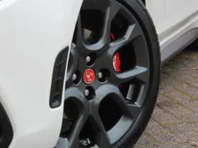 Fiat 124 Spider 1.4 Turbo Abarth thumbnail 16