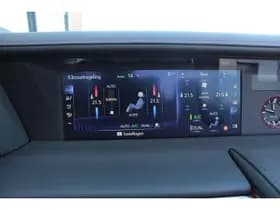 Lexus LC thumbnail 31