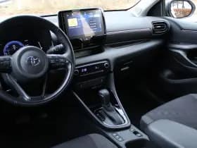 Toyota Yaris 1.5 Hybrid 115 First Edition Comfort Pack thumbnail 3