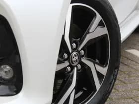 Toyota Yaris 1.5 Hybrid 115 First Edition Comfort Pack thumbnail 5