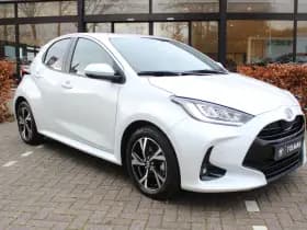 Toyota Yaris 1.5 Hybrid 115 First Edition Comfort Pack thumbnail 8