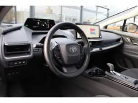 Toyota Prius thumbnail 2