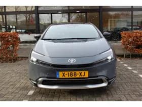 Toyota Prius thumbnail 3