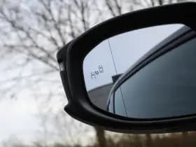 Toyota Prius 2.0 Plug-in Executive thumbnail 18