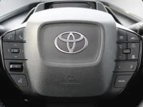 Toyota Prius 2.0 Plug-in Executive thumbnail 19