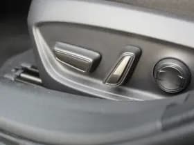 Toyota Prius 2.0 Plug-in Executive thumbnail 22