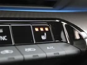 Toyota Prius 2.0 Plug-in Executive thumbnail 26