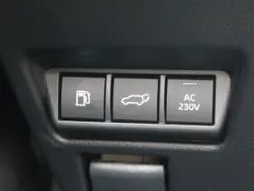 Toyota Prius 2.0 Plug-in Executive thumbnail 29