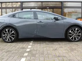 Toyota Prius 2.0 Plug-in Executive thumbnail 7