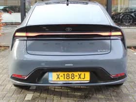 Toyota Prius 2.0 Plug-in Executive thumbnail 9