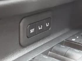 Toyota Land Cruiser 2.8 D-4D Standard Roof Window Van Professional thumbnail 21