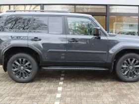 Toyota Land Cruiser 2.8 D-4D Standard Roof Window Van Professional thumbnail 7