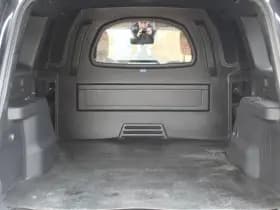 Toyota Land Cruiser 2.8 D-4D Standard Roof Window Van Professional thumbnail 10