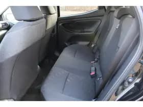 Toyota Yaris thumbnail 13