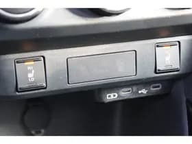 Toyota Yaris thumbnail 4