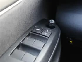 Toyota Yaris 1.5 VVT-i Dynamic Special thumbnail 8