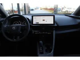 Toyota C-HR thumbnail 11