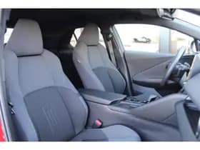 Toyota C-HR thumbnail 18