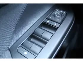 Toyota C-HR thumbnail 19