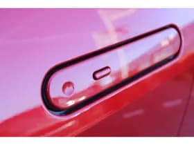 Toyota C-HR thumbnail 3