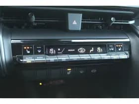 Toyota C-HR thumbnail 25