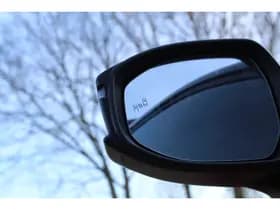 Toyota C-HR thumbnail 4